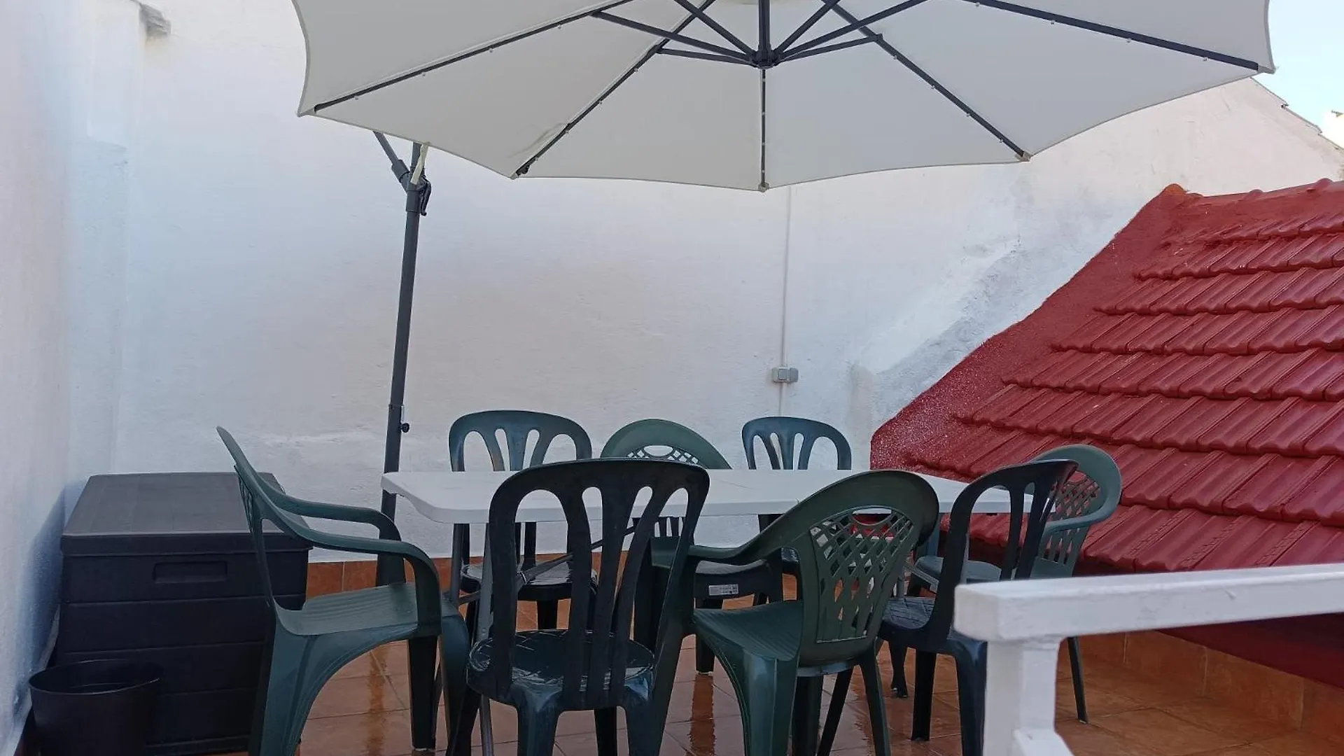Holiday home Amplia Casa Entera Con Patio Y Terraza Para Familia Y Grupo De Amigos Malaga