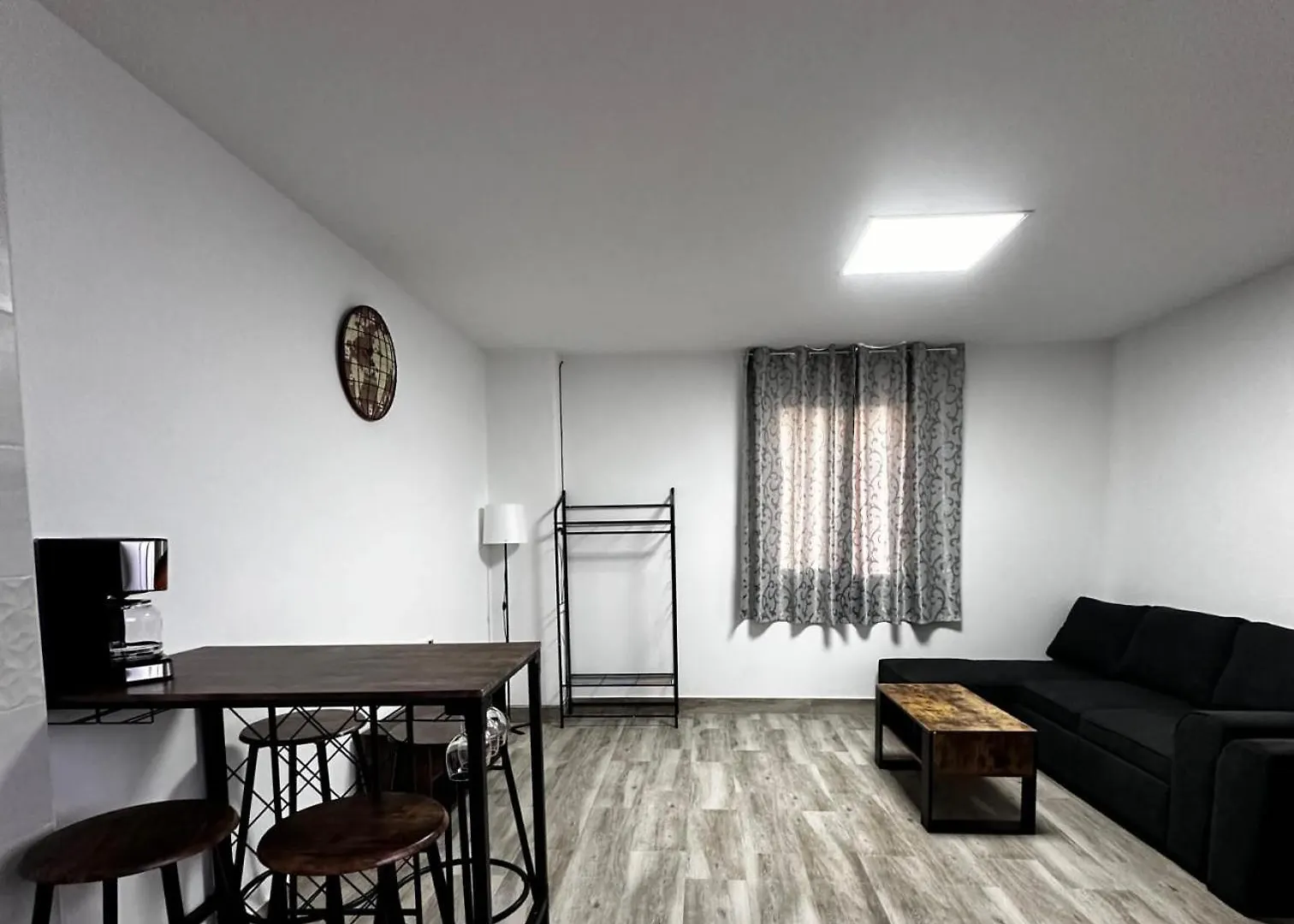 Amplia Casa Entera Con Patio Y Terraza Para Familia Y Grupo De Amigos Malaga 0*,